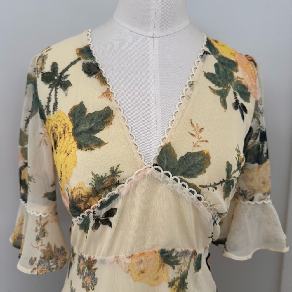 Maxi Dress with Yellow Roses - Picture 3 of 12
